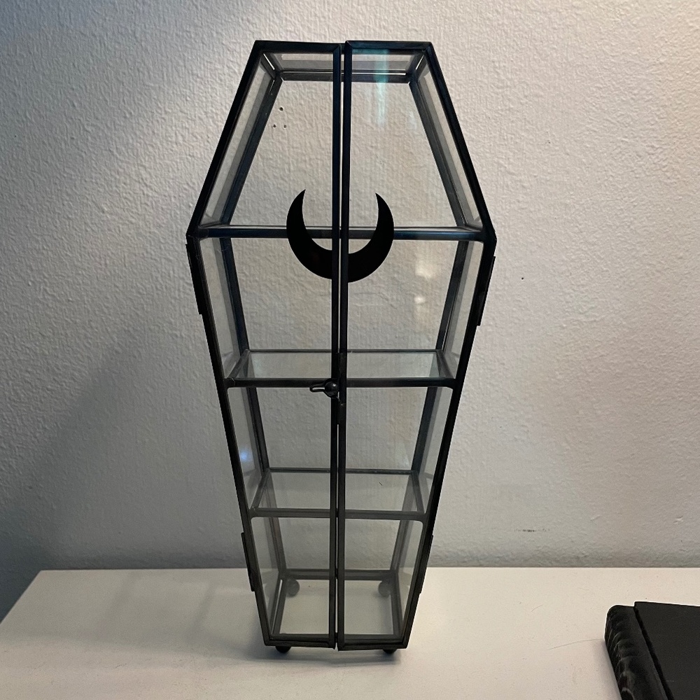KILLSTAR Glass coffin display case